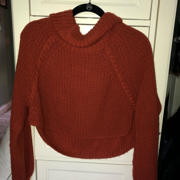 Cropped Sweater - Picture 2 of 3